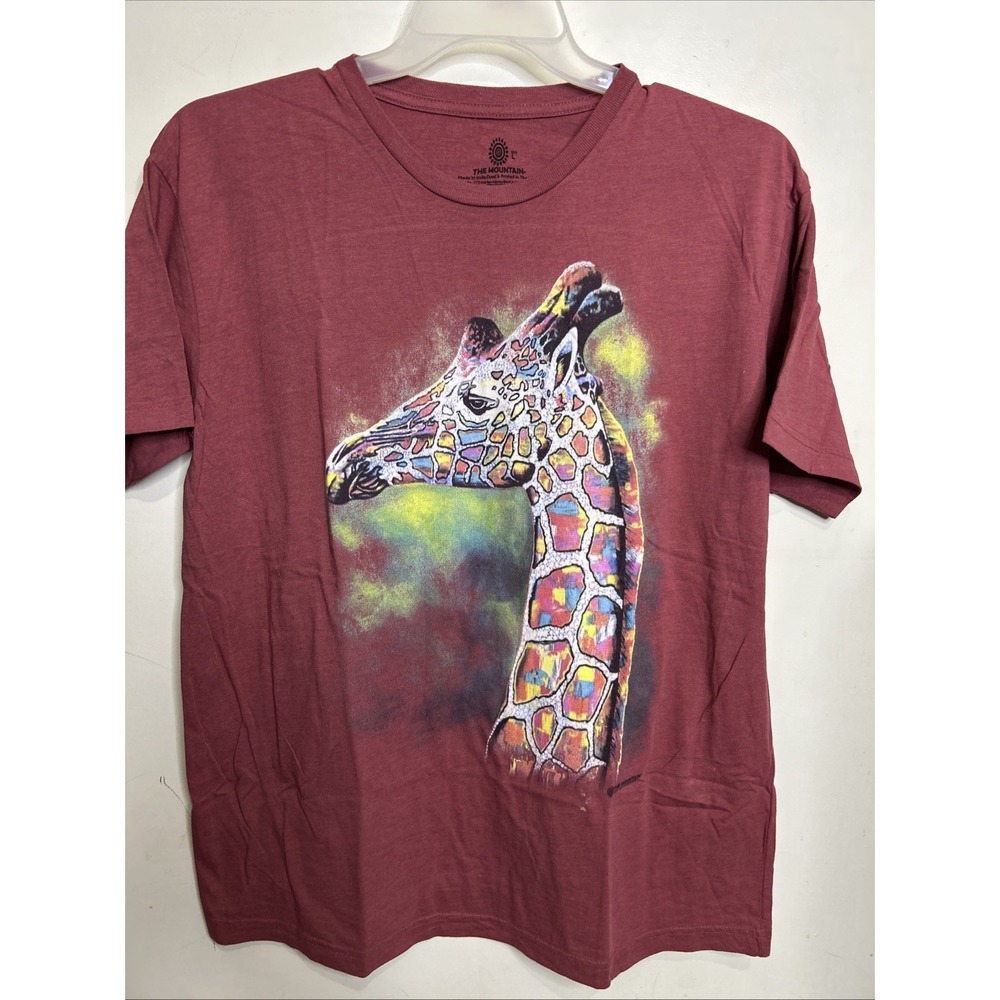 The Mountain Multicolored Giraffe On Red Shirt Men's ‎ T-shirt L